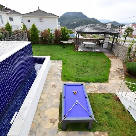 Villa Oludeniz'de 4 Odali Ozel Havuzlu Jakuzili Luks Fethiye