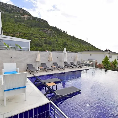 Villa Oludeniz'de 4 Odali Ozel Havuzlu Jakuzili Luks *
