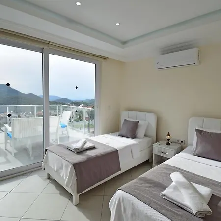 别墅 Oludeniz'de 4 Odali Ozel Havuzlu Jakuzili Luks